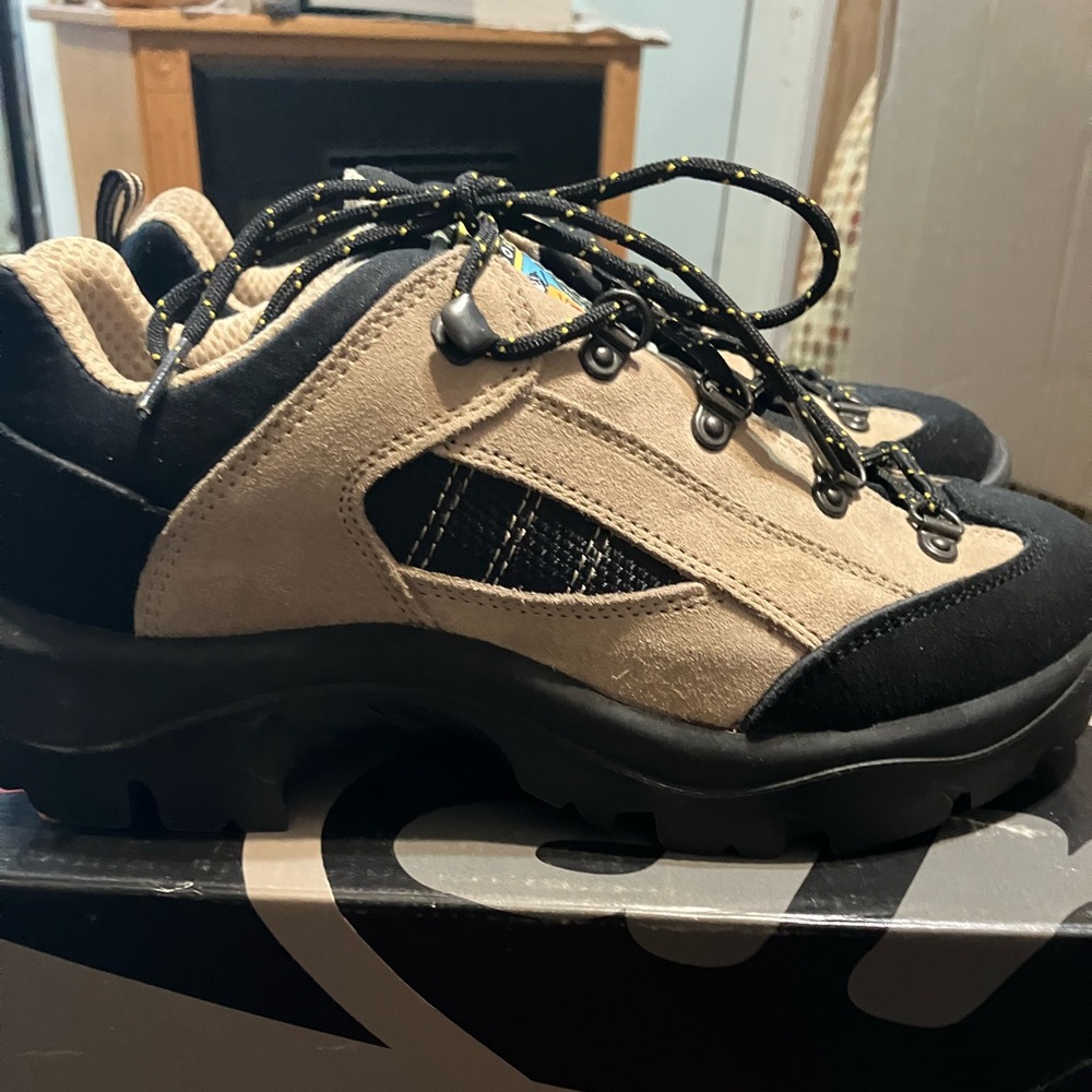 Garsport Low Montato 620 Hiking boots size 39 US 8.5